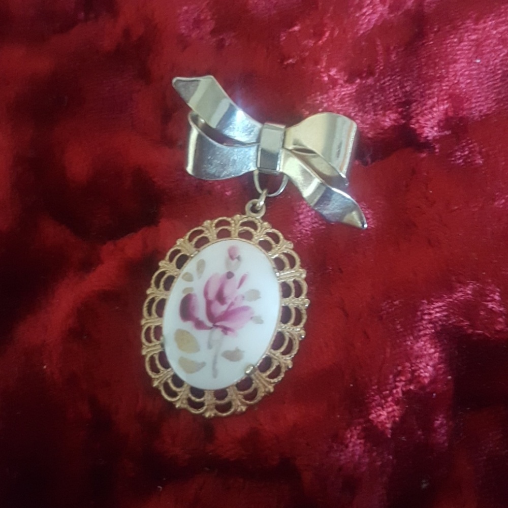 Vintage Painted Flower Filigree Pendant Pin
